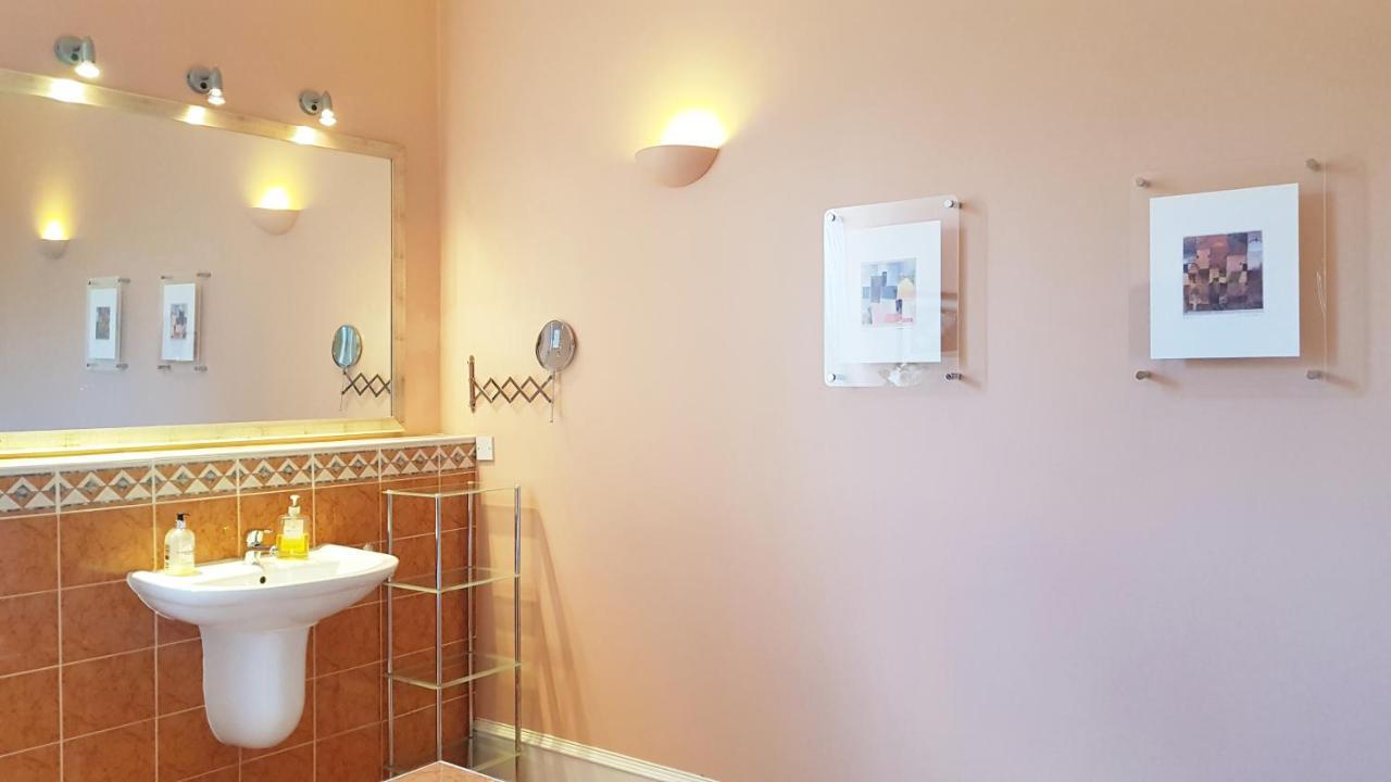 Stylish Central Edinburgh Apartment ภายนอก รูปภาพ